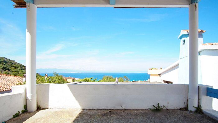 Casa con 5 locali in vendita in Via Romagna, Santa Teresa Gallura