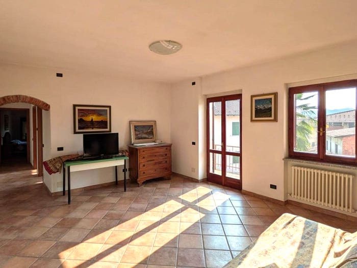 Casa con 6 locali in vendita in Centro, Invorio