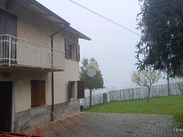 Casa bilocale in vendita in Via Monte Valestra, Carpineti