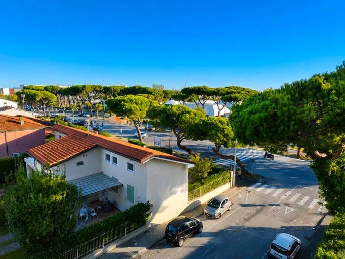 Appartamento quadrilocale in vendita in Viale Amerigo Vespucci, Marina di Carrara, Carrara