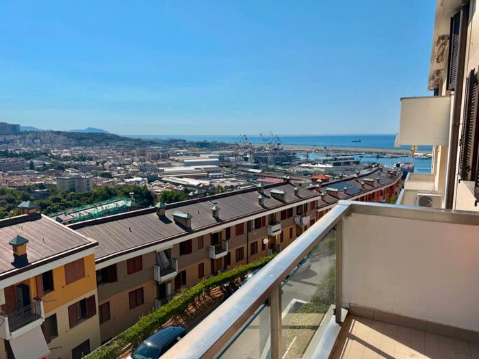 Appartamento trilocale in vendita in Viale Villa Gavotti, Multedo, Genova