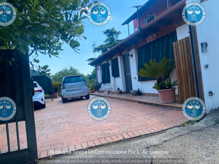 Appartamento con 6 locali in vendita in Via degli Orti, Centro, Formello