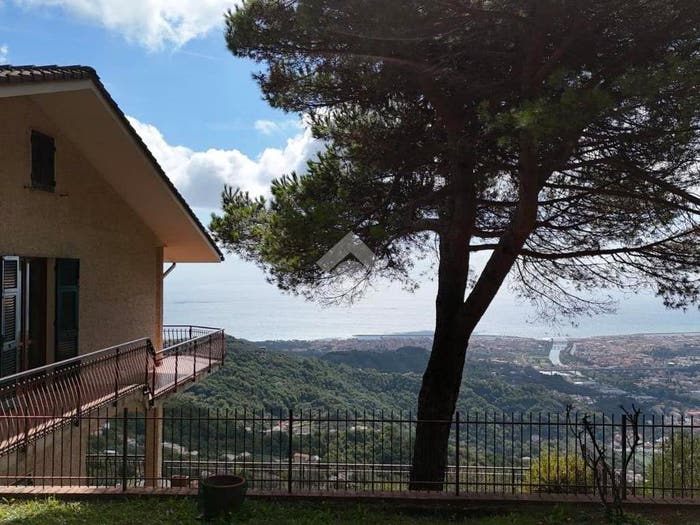 Casa con 6 locali in vendita in Via Monte San Giacomo, Cogorno
