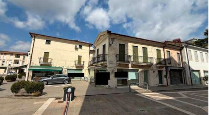 Appartamento con 6 locali in vendita in Piazza Umberto I, Centro, Camisano Vicentino