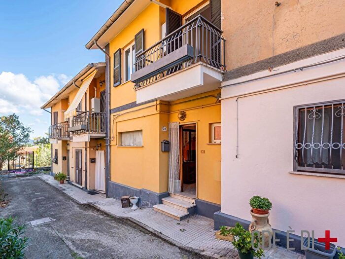 Casa trilocale in vendita in Via San Martino, Poggio Moiano