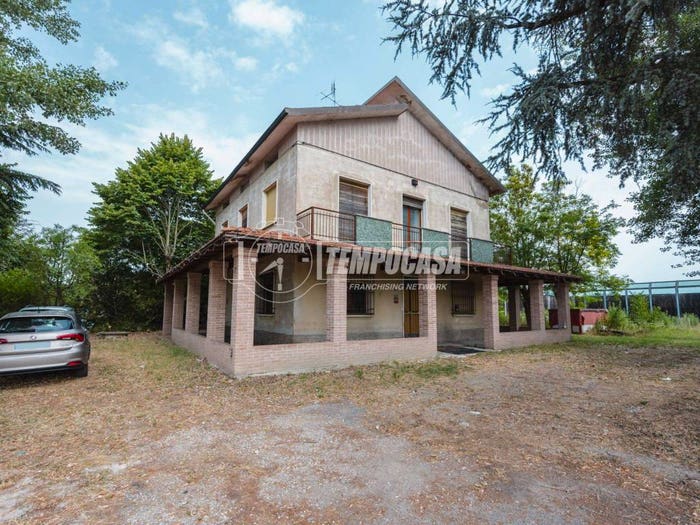 Casa con 6 locali in vendita in Minerbio