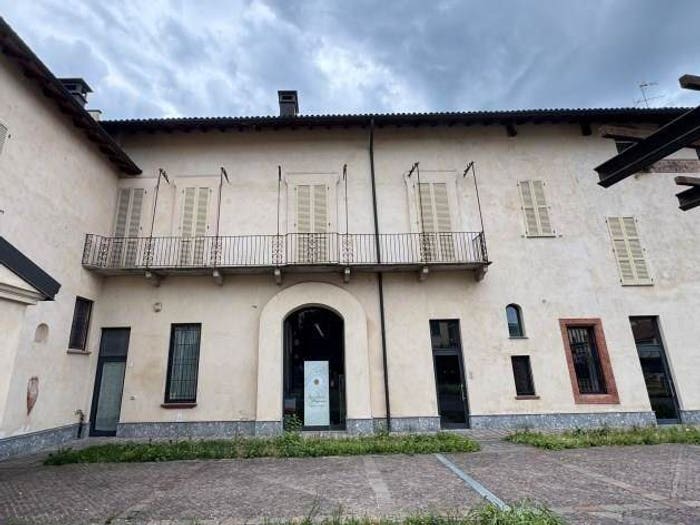 Appartamento trilocale in vendita in Piazza Della Vittoria, Centro, Locate di Triulzi