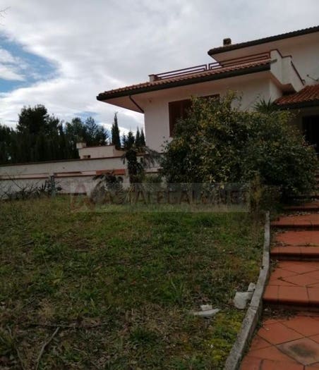 Casa con 6 locali in vendita in Via Vecchia Boncore, Centro, Montegranaro