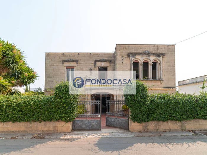 Casa con 6 locali in vendita in Via Convento, Centro, Racale