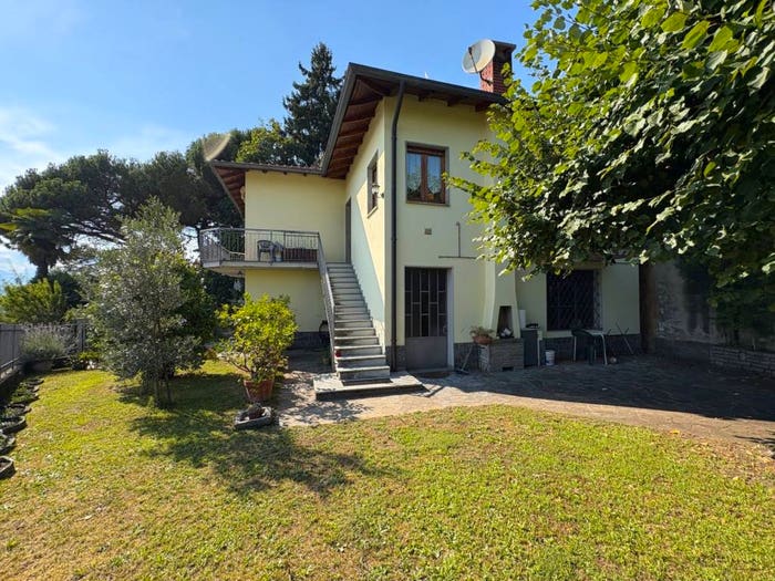 Casa con 5 locali in vendita in Via Francesco Farinet, Centro, Bee