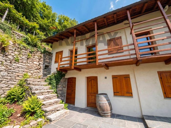 Casa quadrilocale in vendita in Via Casenda, Era, Samolaco
