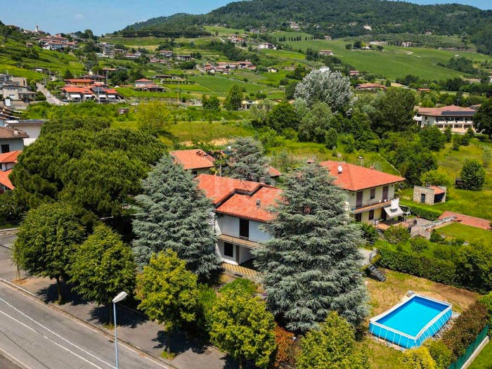 Casa con 6 locali in vendita in Via Gambarelli, Centro, Grumello del Monte