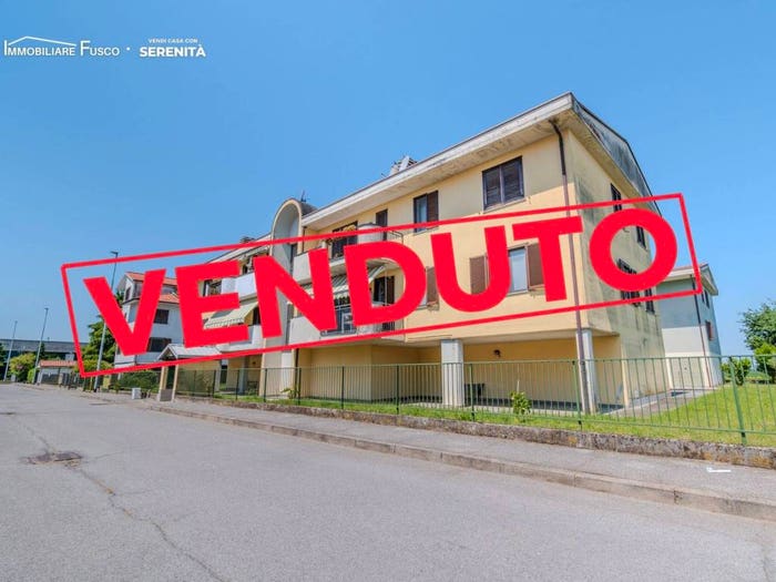 Appartamento trilocale in vendita in Via Angelo Rognoni, Centro, Caselle Lurani