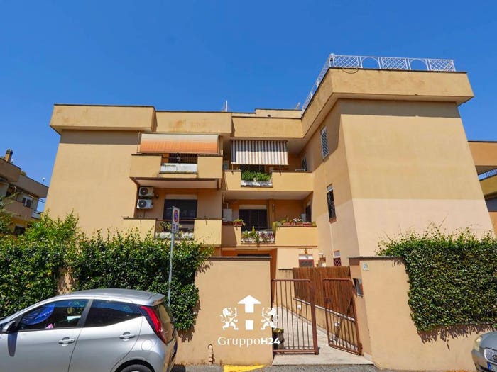 Appartamento trilocale in vendita in Via Federico Confalonieri, Santa Maria delle Mole, Marino