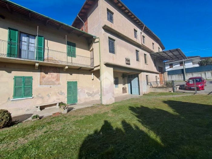 Casa con 6 locali in vendita in Via S Rocco, Centro, Momo