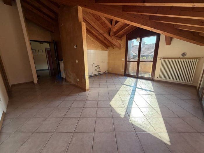 Casa trilocale in vendita in Via Fratelli Maccarini, Osio Sopra