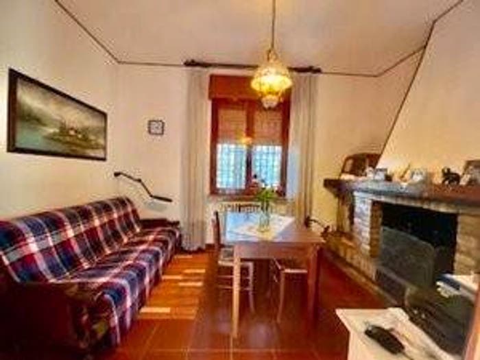 Casa con 6 locali in vendita in Buscherini Pianta, Forlì