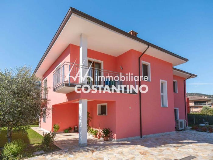Casa con 6 locali in vendita in Via Provinciale, Mesenzana
