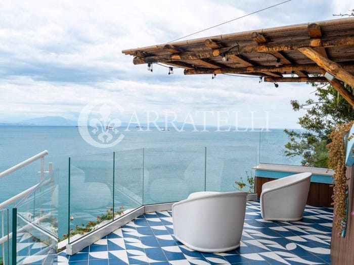 Casa con 6 locali in vendita in Via Madonna dell'Arco, Centro, Vietri sul Mare