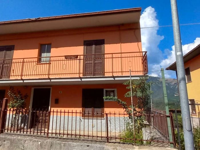 Casa con 6 locali in vendita in Genzano Sassa, L'Aquila