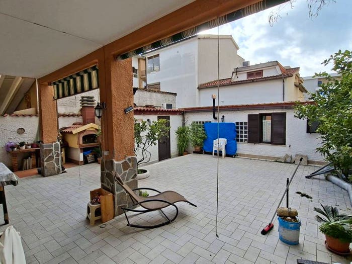 Casa con 6 locali in vendita in Via La Spezia, Centro, Ladispoli