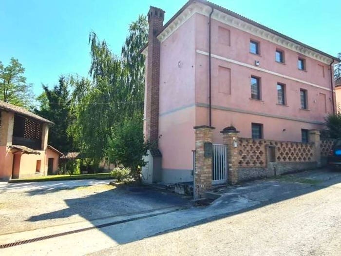 Casa con 6 locali in vendita in MONTESEGALE FRAZIONE CENCERATE INFERIORE, Montesegale
