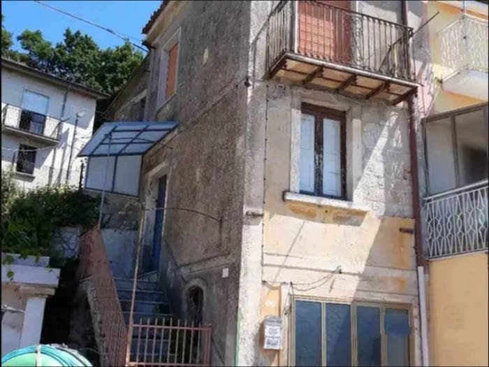 Casa con 6 locali in vendita in Frazione Santa Lucia, Santa Lucia, Santa Paolina