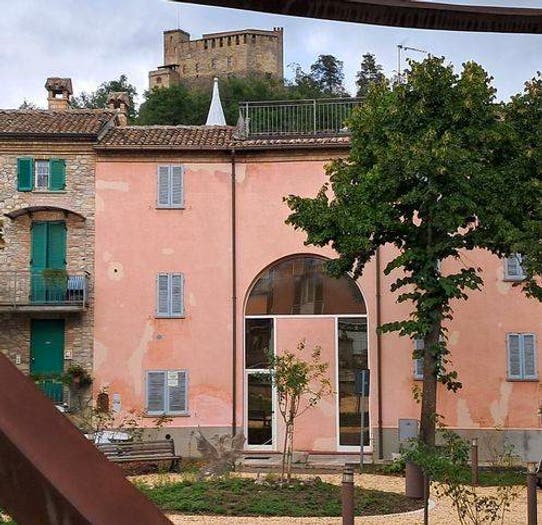 Casa con 5 locali in vendita in Piazza Fontana, Centro, Zavattarello