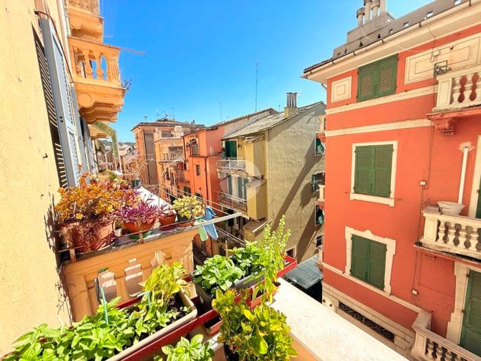 Appartamento quadrilocale in vendita in Via Andrea Costa, Sestri Ponente, Genova