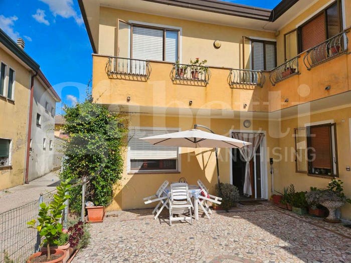 Casa con 5 locali in vendita in Polverara