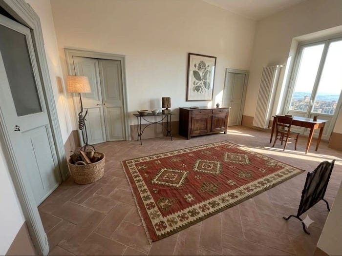 Appartamento con 6 locali in vendita in Viale Regina Margherita, Centro, Caprarola