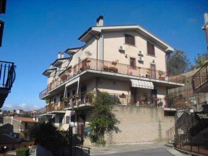 Casa trilocale in vendita in Via Domenico Benedetti, Centro, Morlupo