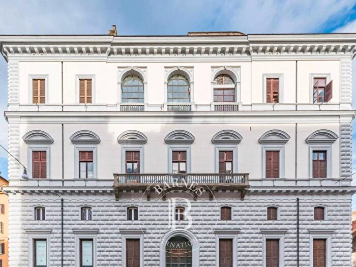 Appartamento bilocale in vendita in Via IV Novembre, Trevi, Roma