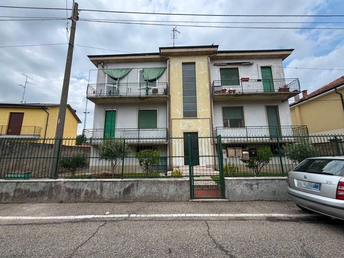 Appartamento trilocale in vendita in Via Roma, Centro, Trovo