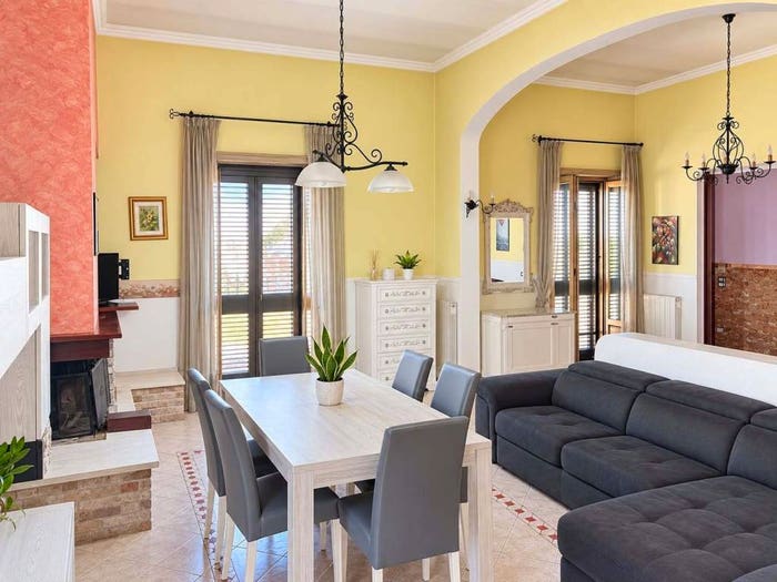 Casa con 6 locali in vendita in Via Madonna dei Greci, Centro, Veglie