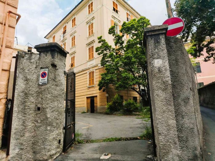 Appartamento quadrilocale in vendita in Via Francesco Ravaschio, Sestri Ponente, Genova