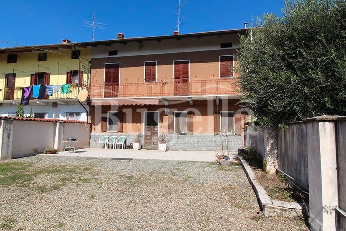 Casa con 6 locali in vendita in Via Giosuè Carducci, Sandigliano