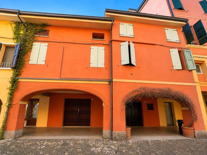 Casa trilocale in vendita in Centro, Correggio