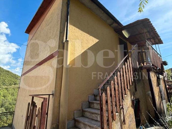 Appartamento trilocale in vendita in VIA ADAMO ONOFRI, Centro, Rivodutri