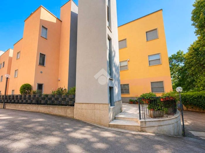 Appartamento quadrilocale in vendita in Via Caprini, Santa Barbara San Sisto, L'Aquila