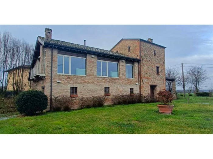 Casa con 6 locali in vendita in via Muroni Sanguinaro, Noceto