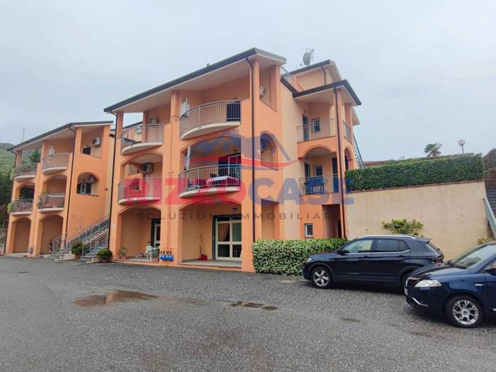 Appartamento quadrilocale in vendita in Cda Aprocello, Mandatoriccio