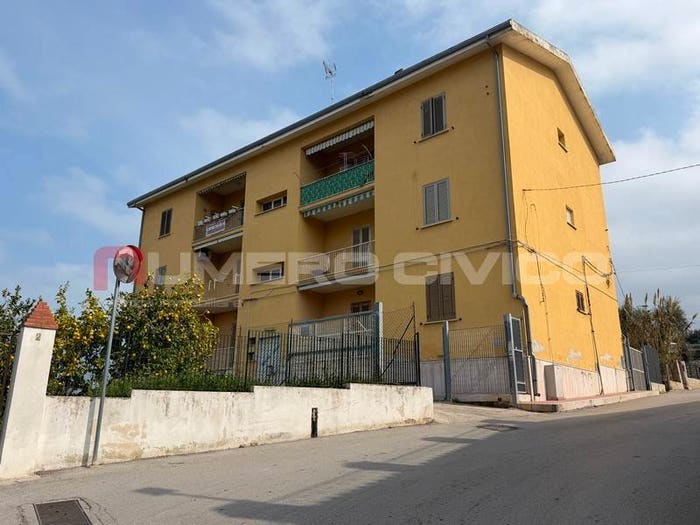 Appartamento trilocale in vendita in Via Giacomo Matteotti, Rodi Garganico