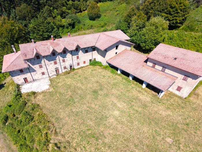 Casa con 6 locali in vendita in Via dell'Appennino, Vernio