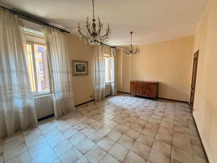 Appartamento quadrilocale in vendita in Via Palestro, Centro Storico, Modena