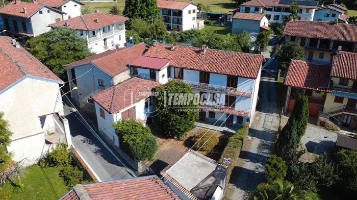 Casa con 6 locali in vendita in Loranzè