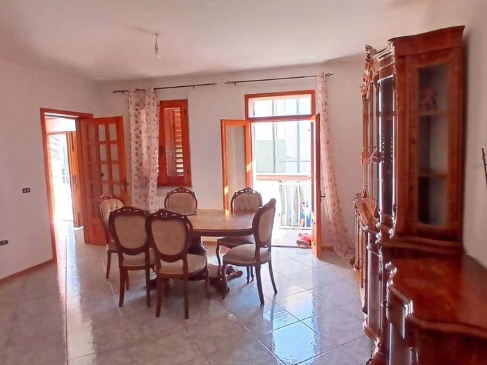 Casa con 5 locali in vendita in Via Ciro Menotti, Silanus