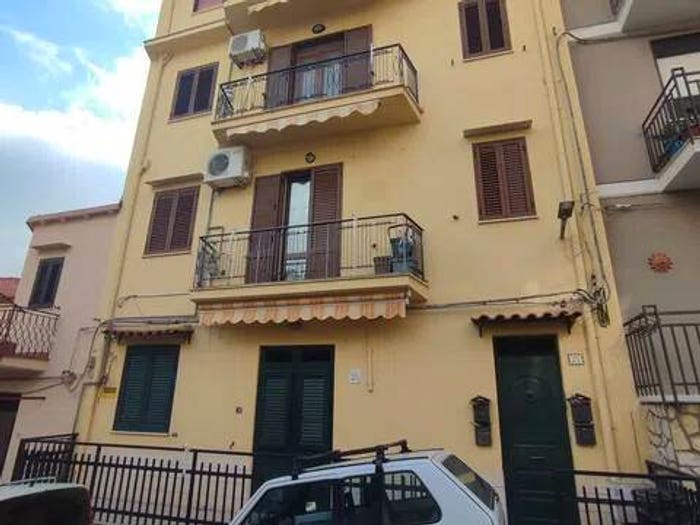 Appartamento con 6 locali in vendita in Via Madonna Del Carmine No Number, Montelepre