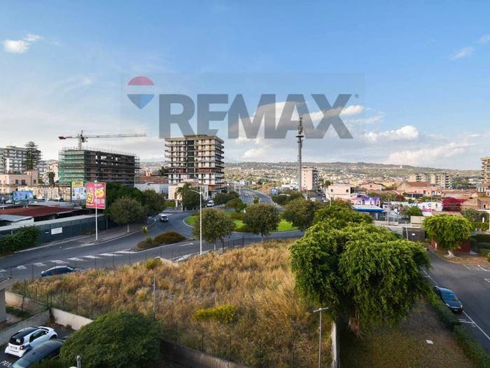 Appartamento con 6 locali in vendita in Via Del Rotolo, Rotolo, Catania