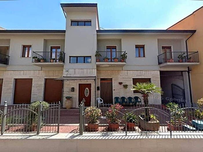 Casa con 6 locali in vendita in Via Regina Margherita, Castel Baronia
